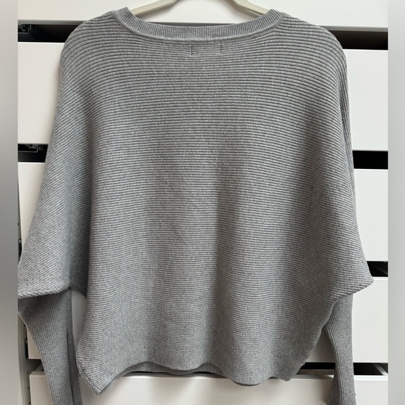CARMEN MARC VALVO Light Gray Batwing Zipper Sleeve Ribbed Sweater Size Lg - Picture 7 of 7
